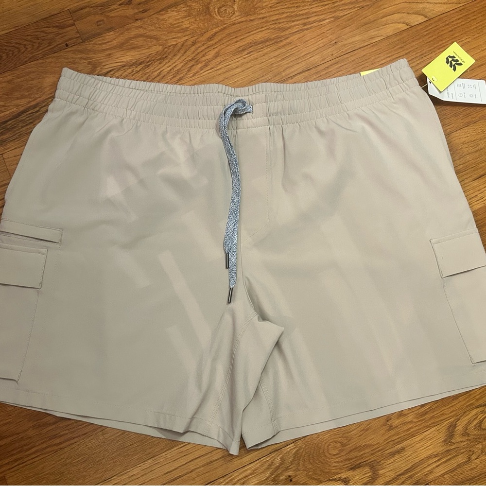 All in motion 7” cargo shorts
